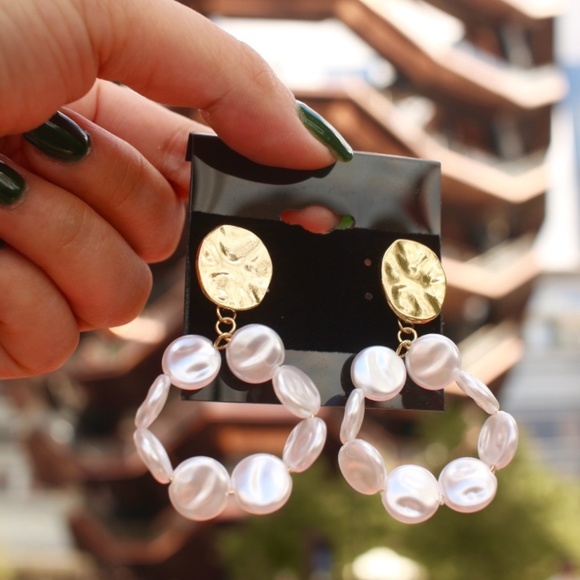 Pearl Circle Dainty round simple chic Gold earring - Picture 4 of 7